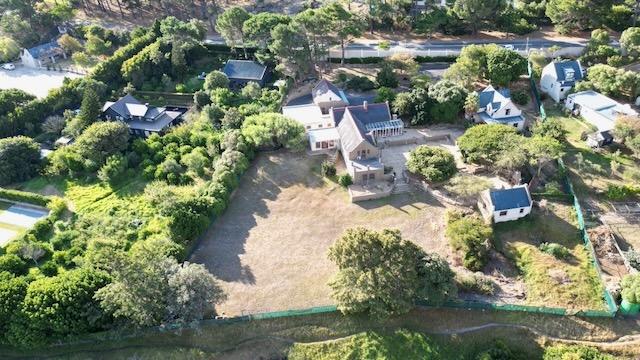 8 Bedroom Property for Sale in Hout Bay Western Cape